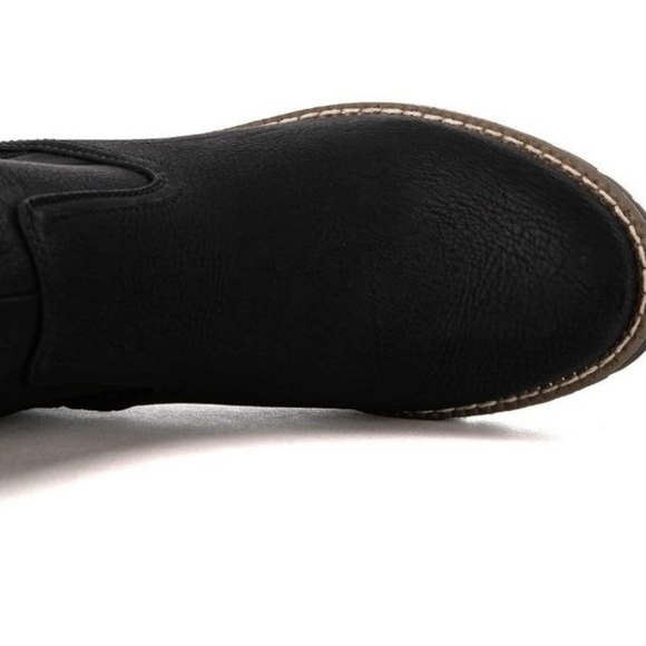 Boots - Picture 8 of 8